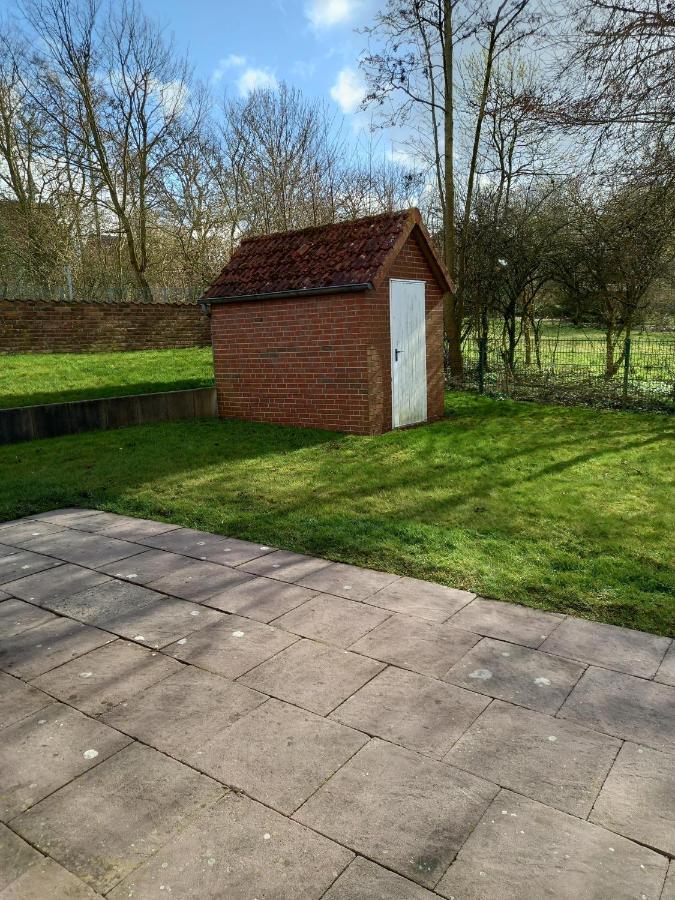 *Engels - Ferienwohnungen Krummhörn Exterior foto