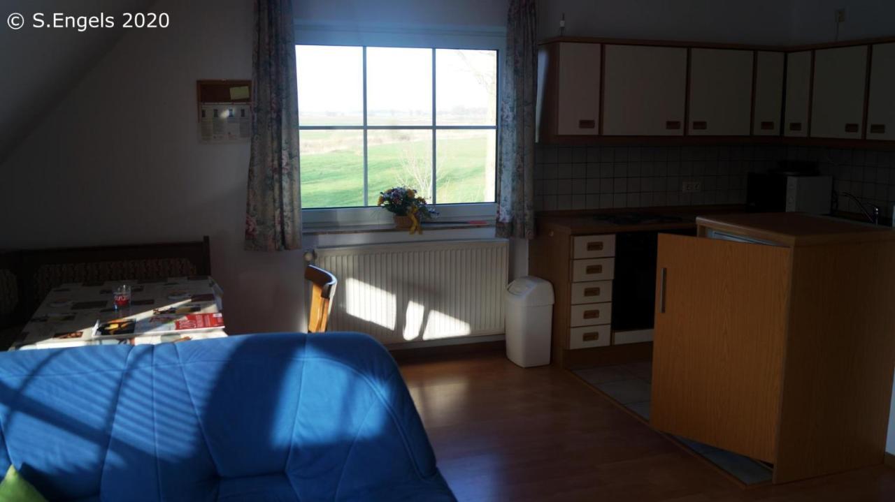 *Engels - Ferienwohnungen Krummhörn Exterior foto